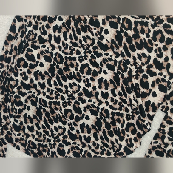 Leopard Print Off-Shoulder Top - Picture 3 of 5